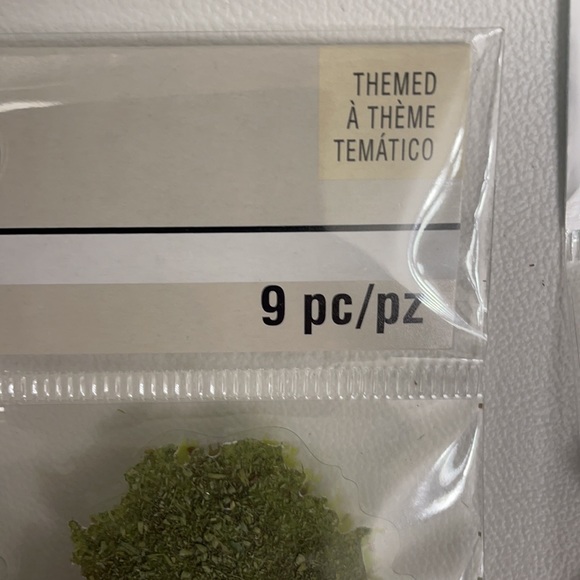 Stickers! Tress! Bees? Butterflies, peacocks! - Picture 3 of 10